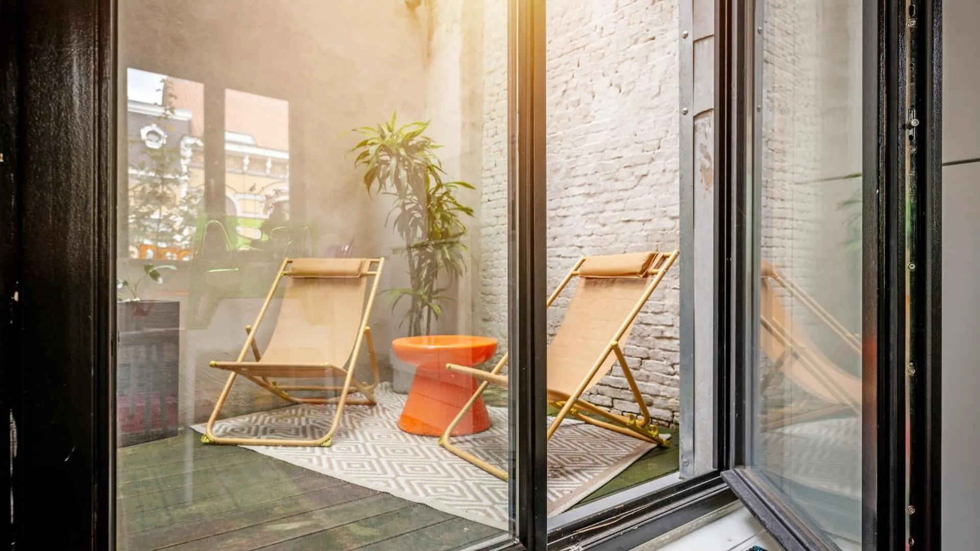 Hot Spot In Trendy Area - 2P Duplex Apartment Антверпен