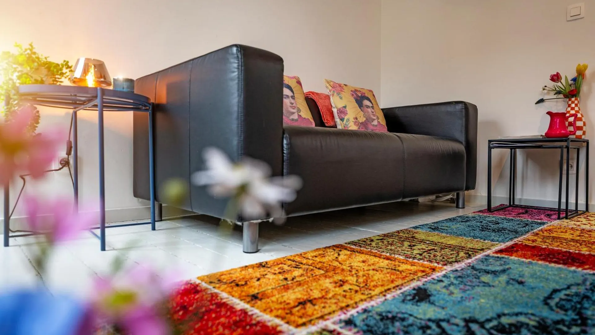 Hot Spot In Trendy Area - 2P Duplex Apartment contacts